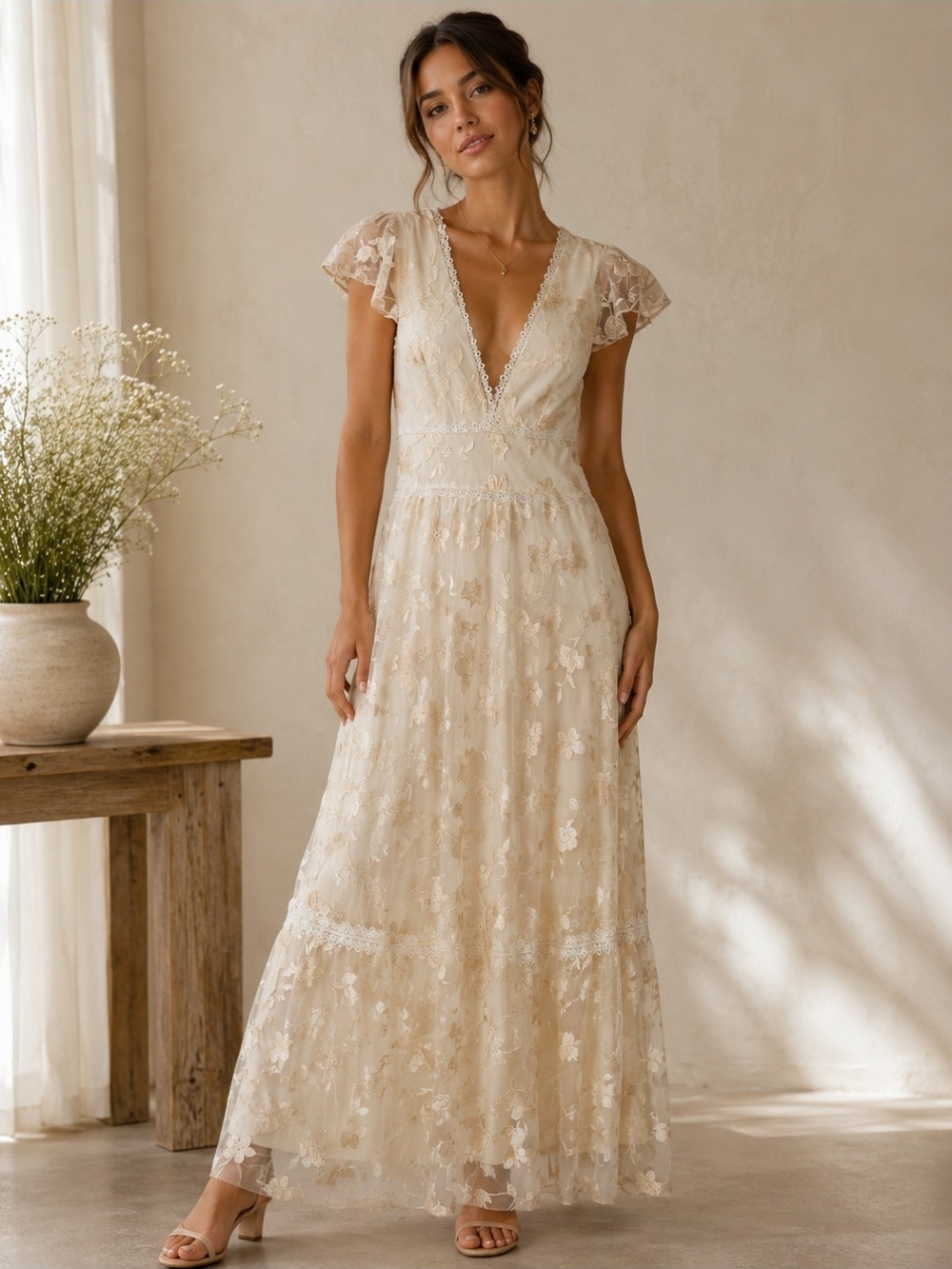 Monique Lhullier Lace Flutter-Sleeve V-Neck Maxi Dress in Cream Nwt Size 6